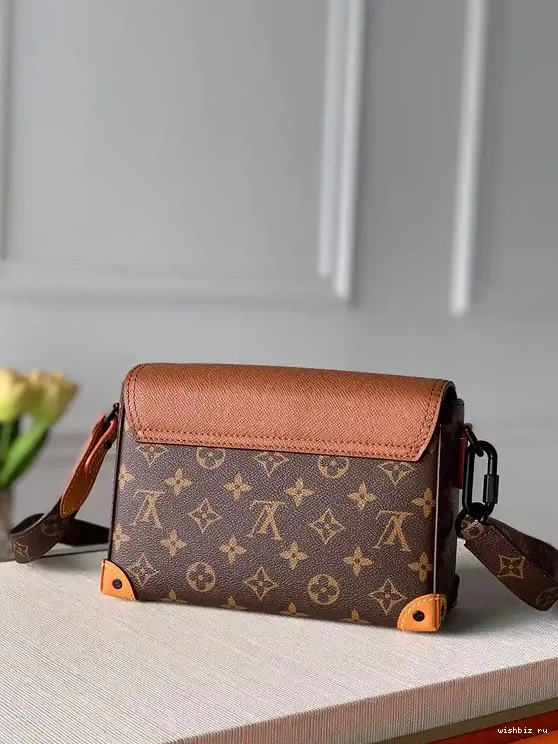 WIS VUITTON TRUNK LOUIS SOFT 0707